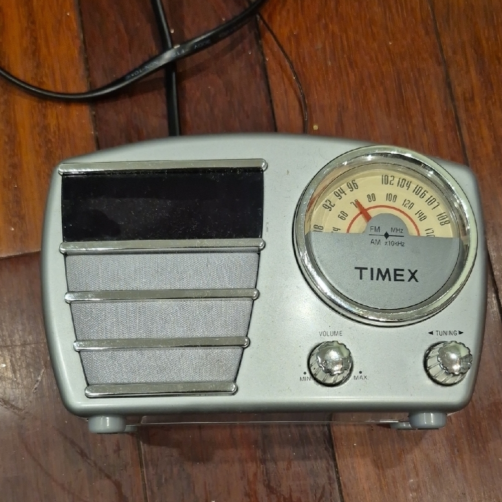 Timex Silver Classic Radio